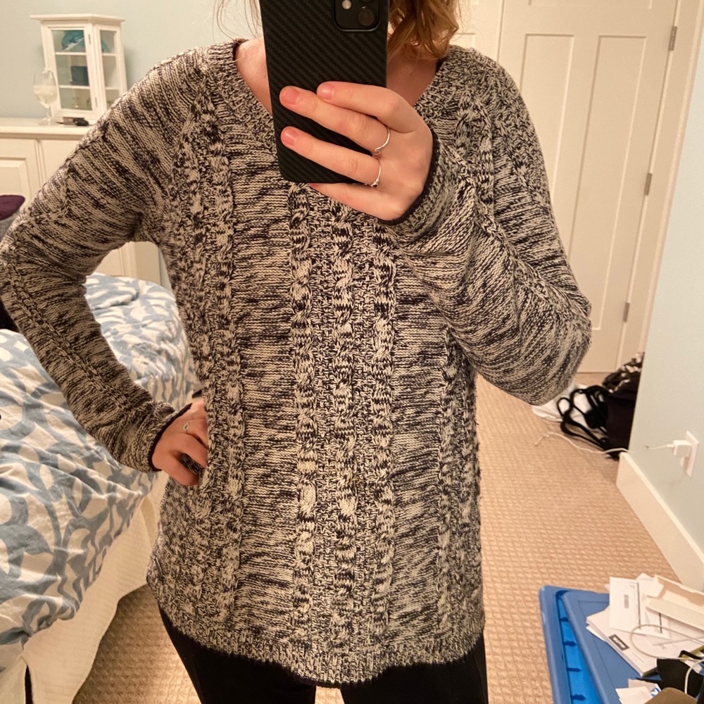 Volcum Sweater